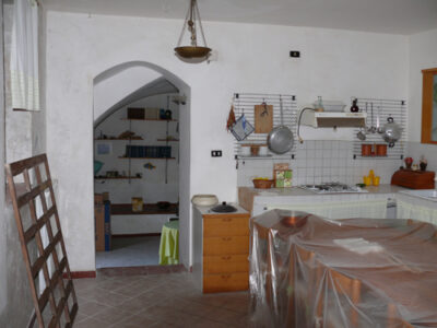 SANT'AGATA DE' GOTI (BN) - 391 CASA COLONICA CON GIARDINO