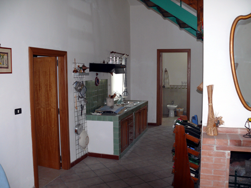 SANT'AGATA DE' GOTI (BN) - 391 CASA COLONICA CON GIARDINO