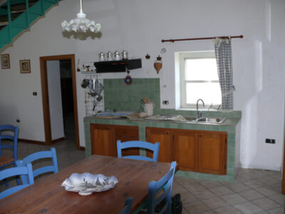 SANT'AGATA DE' GOTI (BN) - 391 CASA COLONICA CON GIARDINO