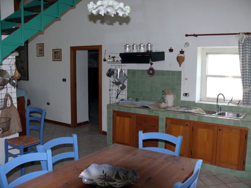 SANT'AGATA DE' GOTI (BN) - 391 CASA COLONICA CON GIARDINO