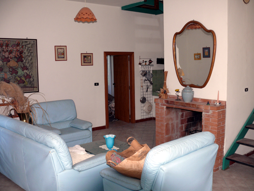 SANT'AGATA DE' GOTI (BN) - 391 CASA COLONICA CON GIARDINO