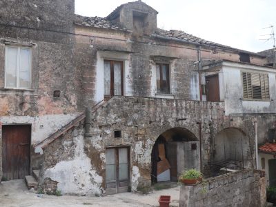 VALLE DI MADDALONI (CE) - 790 PALAZZOTTO NEL CENTRO STORICO