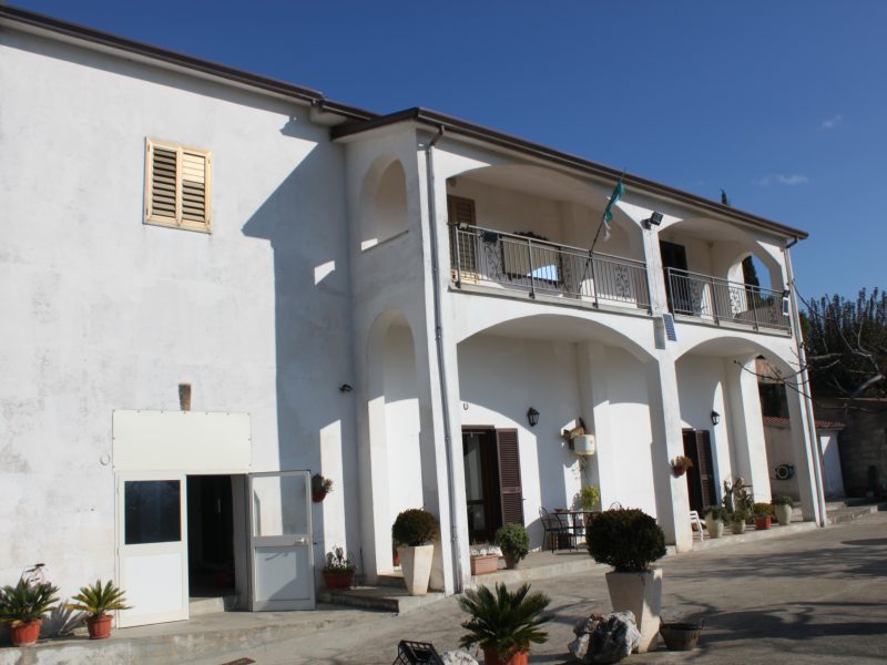 SANT'AGATA DE' GOTI (BN) - 777 CASA INDIPENDENTE CON TERRENO