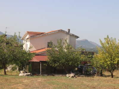 DUGENTA (BN) - 765 CASALE RISTRUTTURATO CON TERRENO