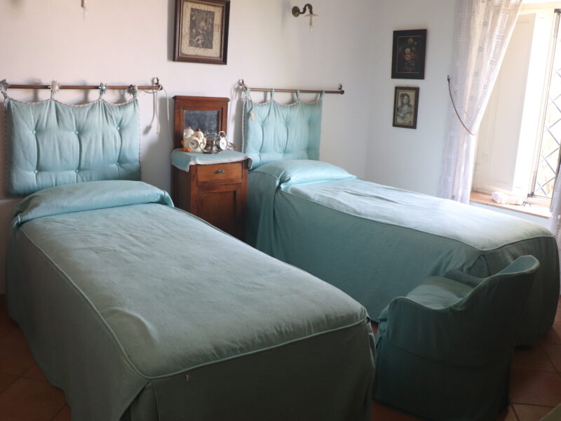 DUGENTA (BN) - 765 CASALE RISTRUTTURATO CON TERRENO