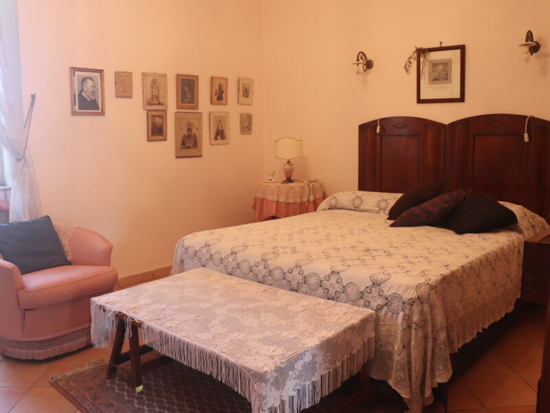 DUGENTA (BN) - 765 CASALE RISTRUTTURATO CON TERRENO