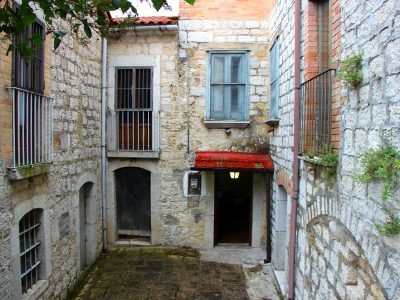 PONTELANDOLFO (BN) - 380 PORZIONE DI CASALE IN PIETRA VIVA