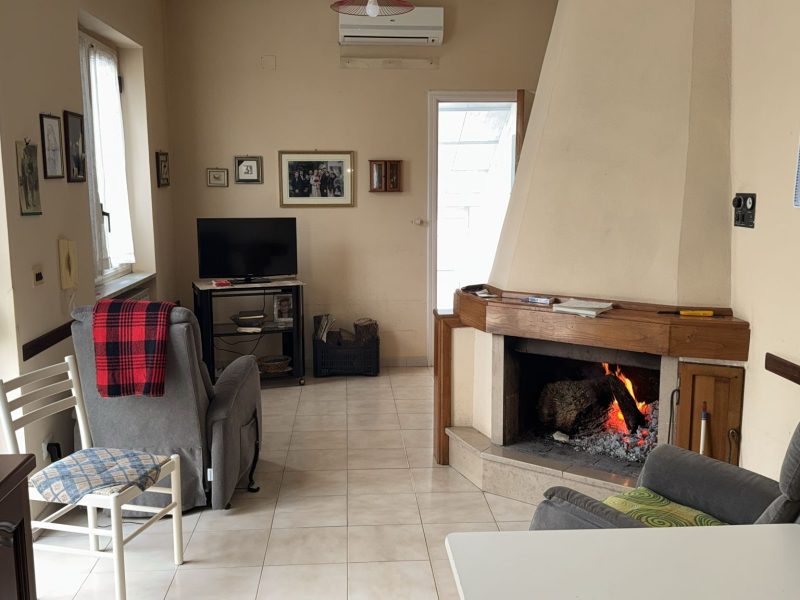 DUGENTA (BN) - 759 CASA INDIPENDENTE CON GIARDINO