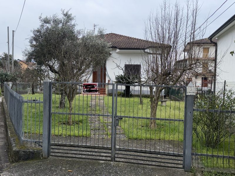 DUGENTA (BN) - 759 CASA INDIPENDENTE CON GIARDINO