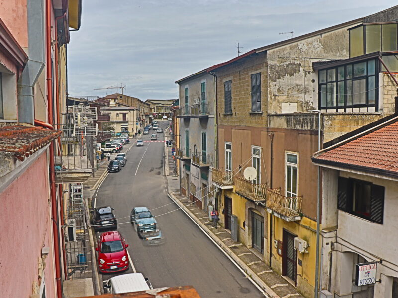 DUGENTA (BN) - 762 APPARTAMENTO IN ZONA CENTRALE