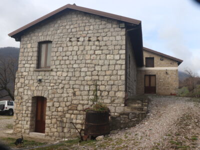 CAUTANO (BN) - 764 CASALE IN PIETRA VIVA CON TERRENO