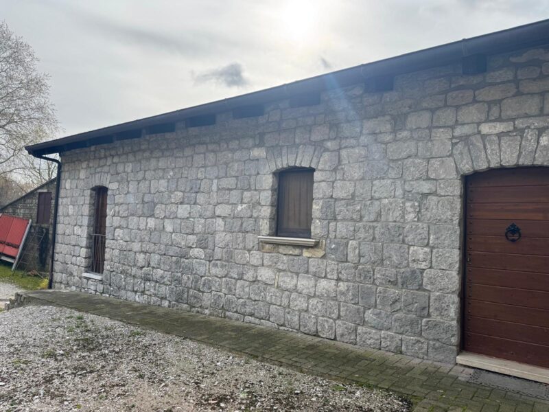 CAUTANO (BN) - 764 CASALE IN PIETRA VIVA CON TERRENO