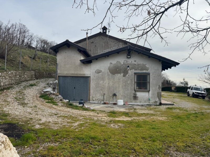 CAUTANO (BN) - 764 CASALE IN PIETRA VIVA CON TERRENO