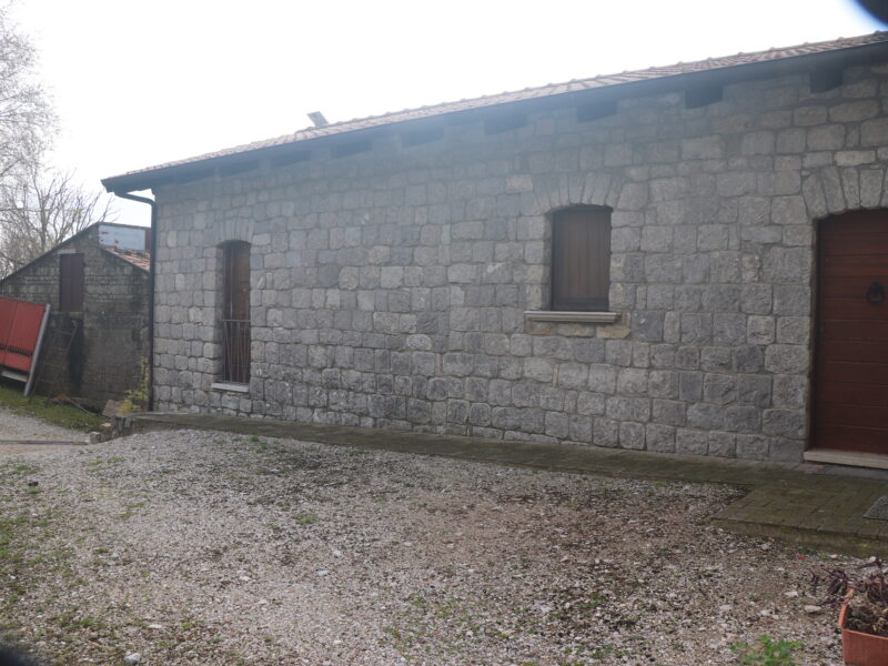 CAUTANO (BN) - 764 CASALE IN PIETRA VIVA CON TERRENO