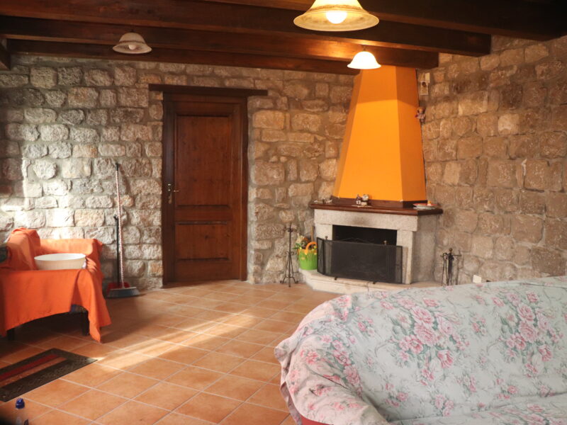 CAUTANO (BN) - 764 CASALE IN PIETRA VIVA CON TERRENO