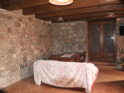 CAUTANO (BN) - 764 CASALE IN PIETRA VIVA CON TERRENO