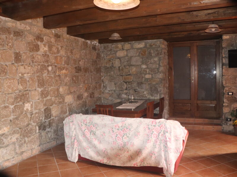 CAUTANO (BN) - 764 CASALE IN PIETRA VIVA CON TERRENO