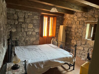 CAUTANO (BN) - 764 CASALE IN PIETRA VIVA CON TERRENO