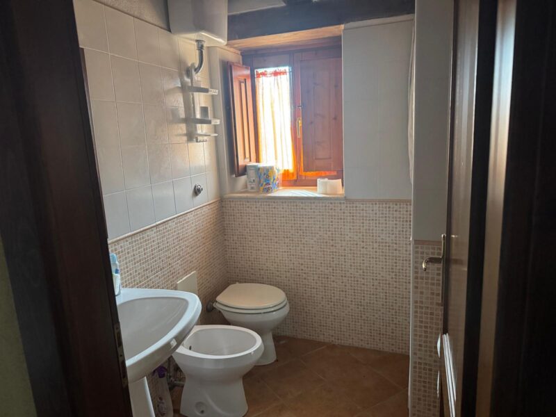 CAUTANO (BN) - 764 CASALE IN PIETRA VIVA CON TERRENO