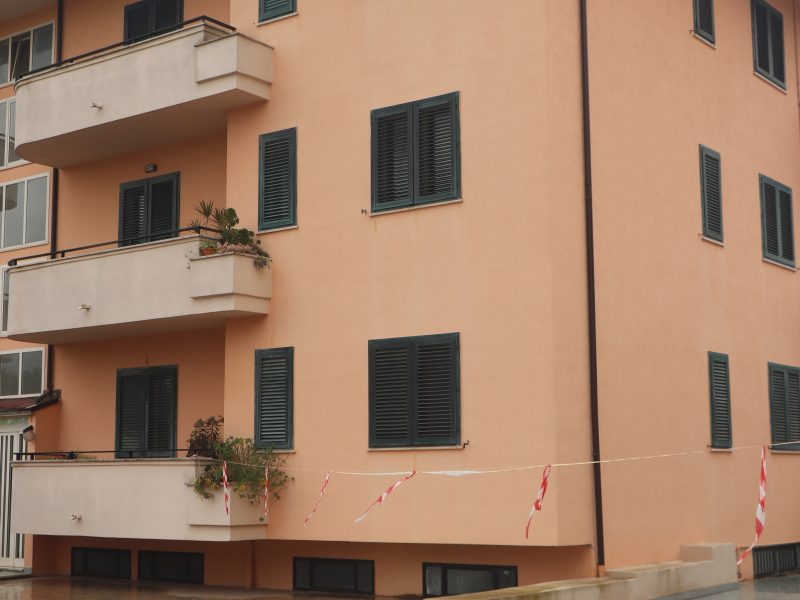 AMOROSI (BN) - 754 APPARTAMENTO IN PICCOLO PARCO, A POCHI PASSI DAL CENTRO