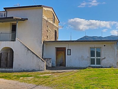 DUGENTA (BN) - 756 PORZIONE DI CASALE IN UN BORGO