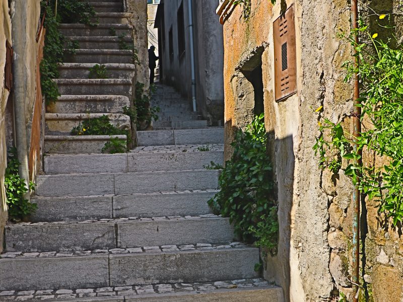 CASTEL CAMPAGNANO (CE) - 757 PALAZZOTTO NEL CENTRO STORICO