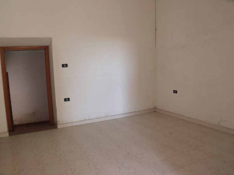 CASTEL CAMPAGNANO (CE) - 757 PALAZZOTTO NEL CENTRO STORICO