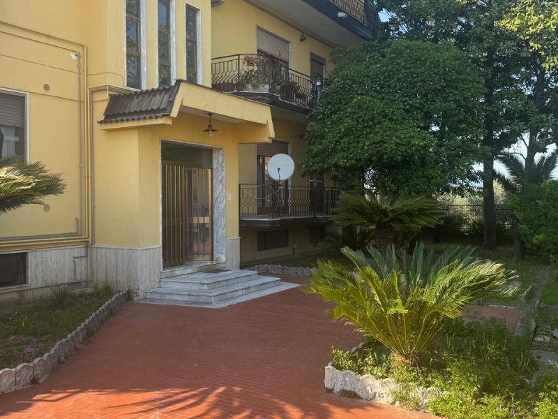 DUGENTA (BN) - 751 DUE APPARTAMENTI CON GARAGE