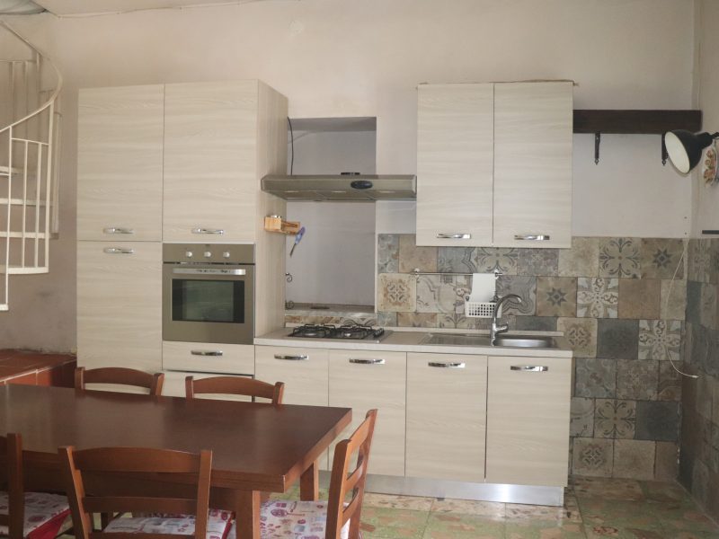 LIMATOLA (742) - PORZIONE DI CASA A DUE PASSI DAL CENTRO