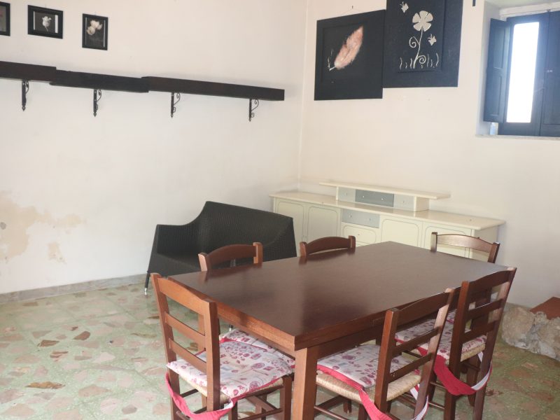 LIMATOLA (742) - PORZIONE DI CASA A DUE PASSI DAL CENTRO