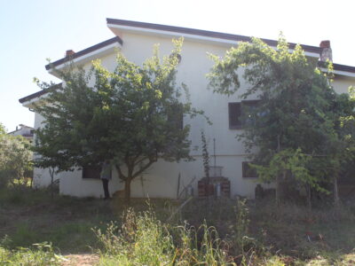 AMOROSI (808) - VILLA INDIPENDENTE CON TERRENO