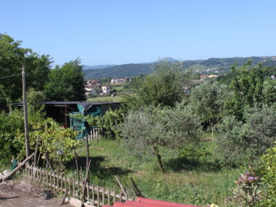 AMOROSI (808) - VILLA INDIPENDENTE CON TERRENO