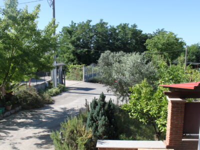 AMOROSI (808) - VILLA INDIPENDENTE CON TERRENO