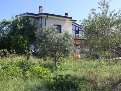AMOROSI (808) - VILLA INDIPENDENTE CON TERRENO