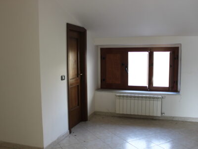 DUGENTA (BN) - 817 PALAZZOTTO IN ZONA CENTRALE