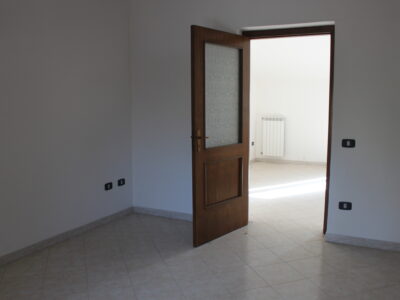 DUGENTA (BN) - 817 PALAZZOTTO IN ZONA CENTRALE