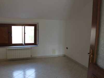 DUGENTA (BN) - 817 PALAZZOTTO IN ZONA CENTRALE