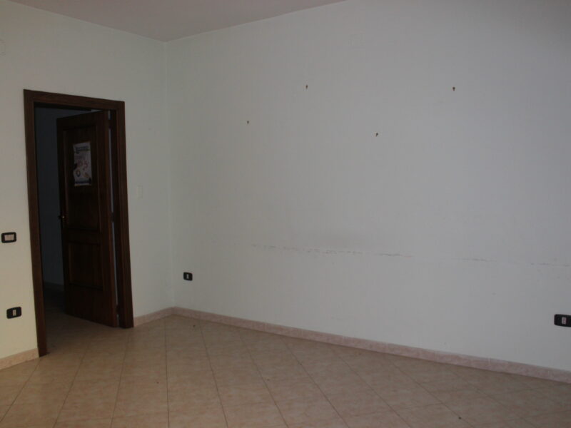 DUGENTA (BN) - 817 PALAZZOTTO IN ZONA CENTRALE