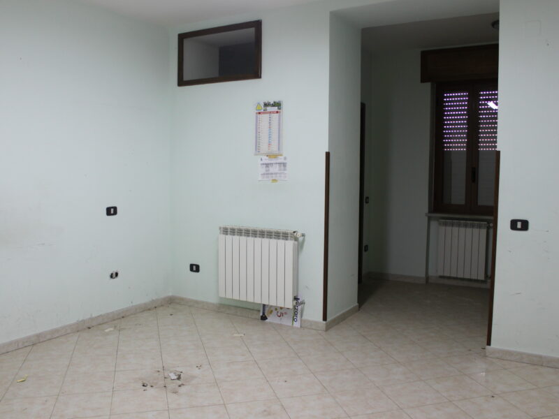 DUGENTA (BN) - 817 PALAZZOTTO IN ZONA CENTRALE