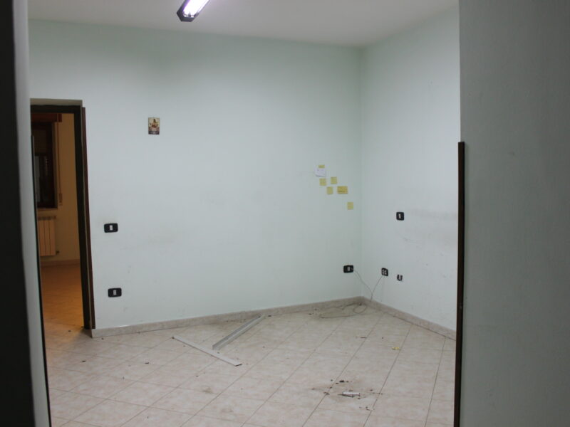 DUGENTA (BN) - 817 PALAZZOTTO IN ZONA CENTRALE