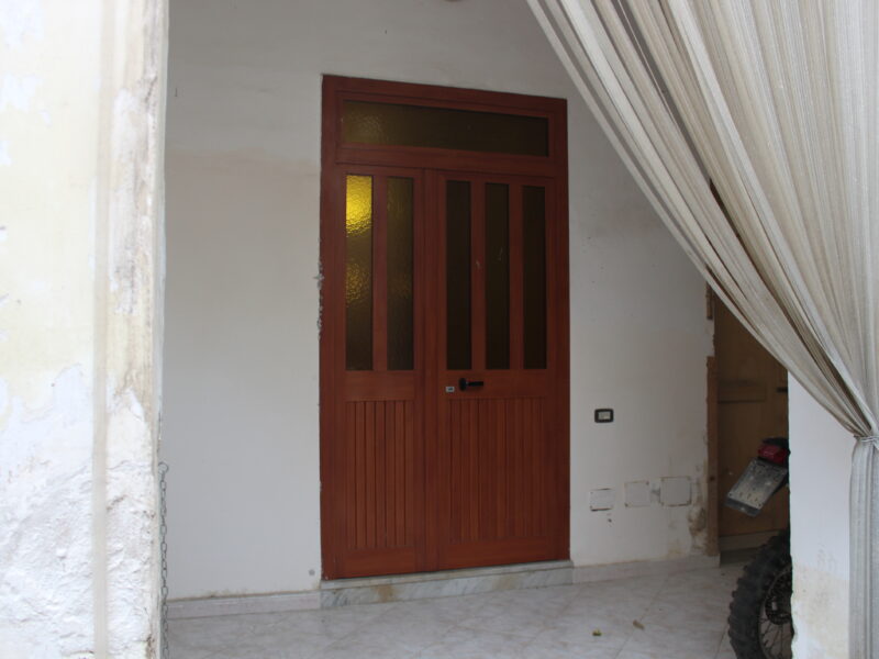 DUGENTA (BN) - 817 PALAZZOTTO IN ZONA CENTRALE