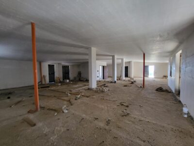 CASERTA - 998 PALAZZO SU TRE LIVELLI CON TERRENO