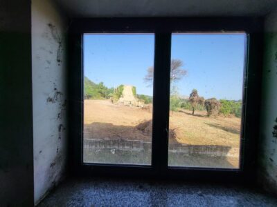 CASERTA - 998 PALAZZO SU TRE LIVELLI CON TERRENO