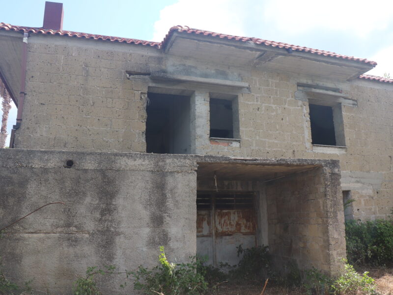 FRASSO TELESINO (BN) - 820 GREZZO DA RIFINIRE CON TERRENO