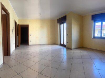 DUGENTA (BN) - 996 APPARTAMENTO CON GARAGE