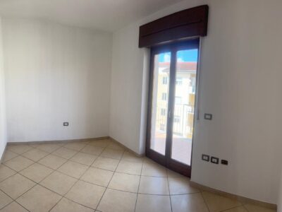 DUGENTA (BN) - 996 APPARTAMENTO CON GARAGE