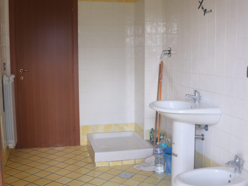 DUGENTA (BN) - 996 APPARTAMENTO CON GARAGE