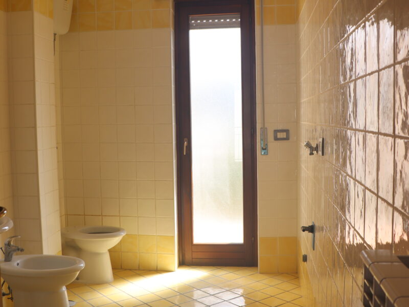 DUGENTA (BN) - 996 APPARTAMENTO CON GARAGE