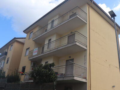 DUGENTA (BN) - 996 APPARTAMENTO CON GARAGE