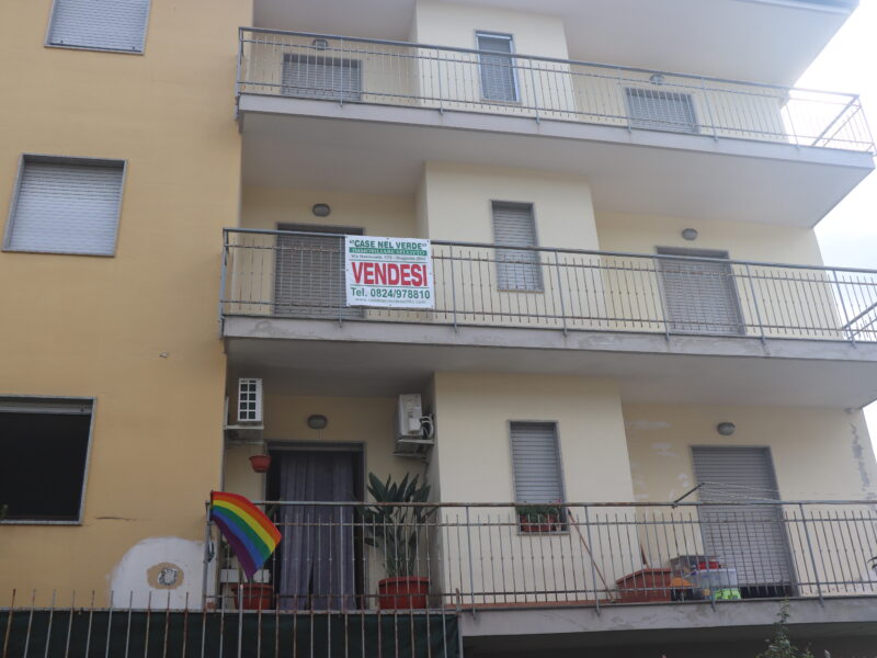 DUGENTA (BN) - 996 APPARTAMENTO CON GARAGE